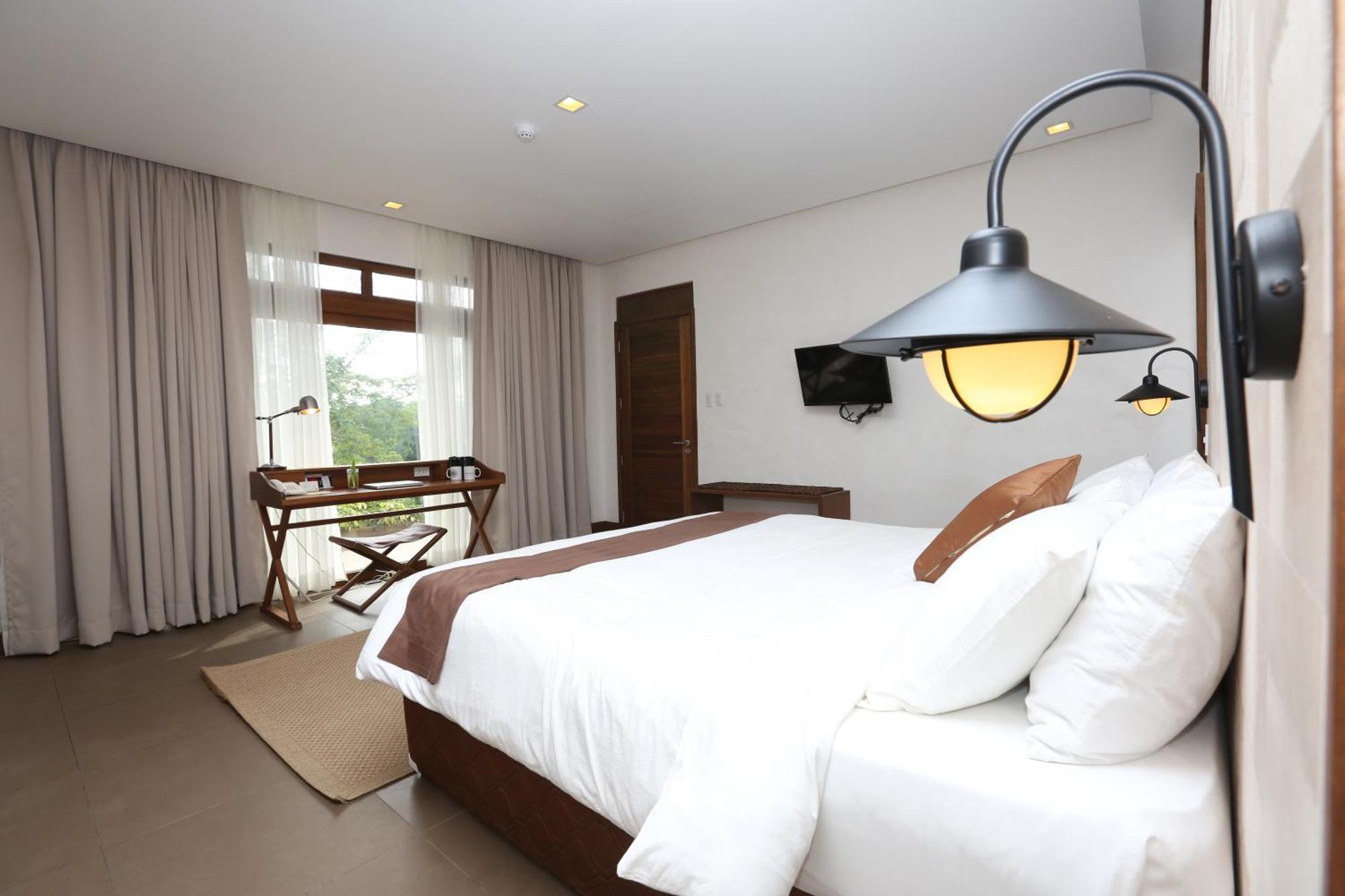 The Funny Lion - Coron Hotel Buitenkant foto