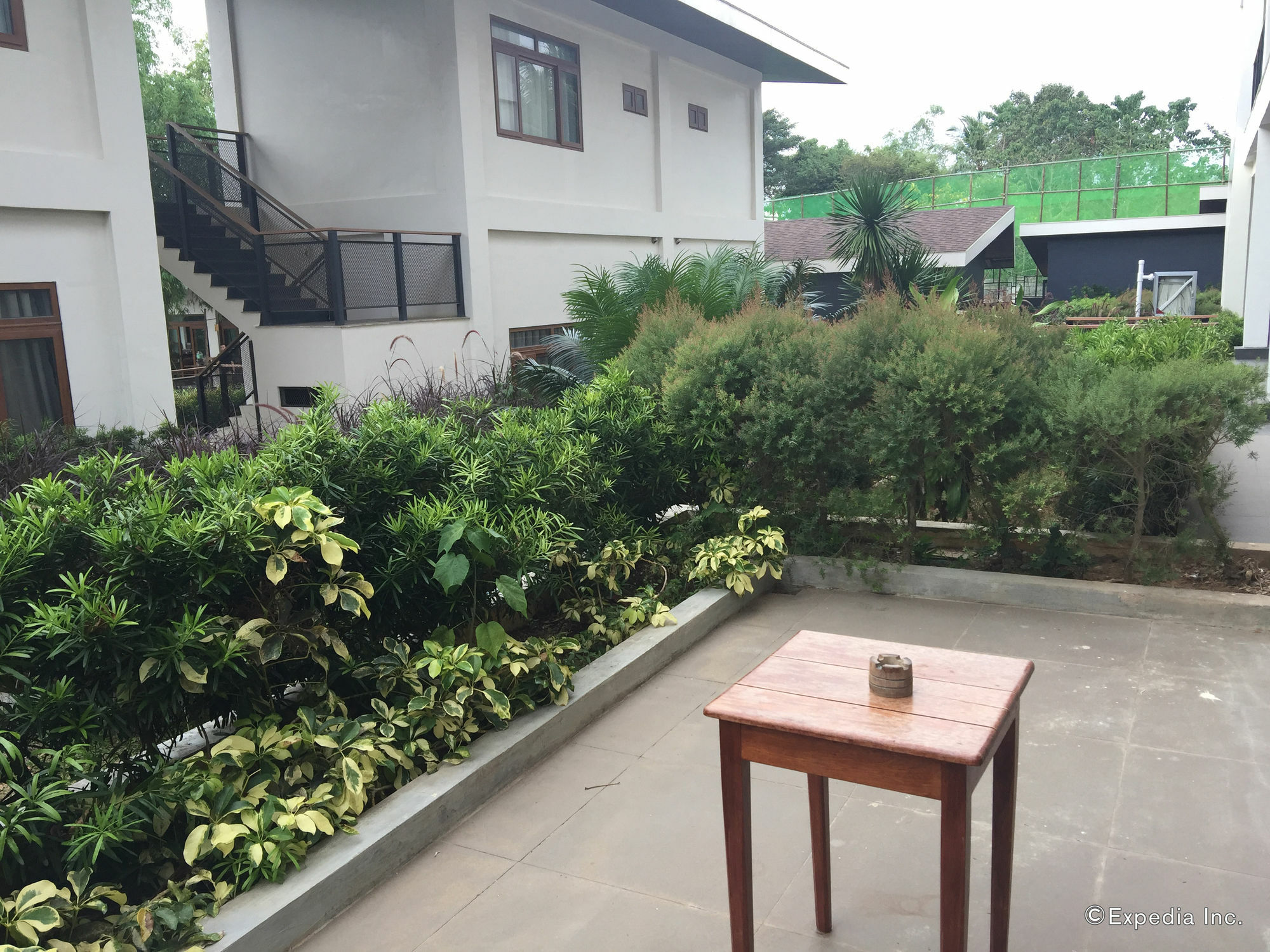 The Funny Lion - Coron Hotel Buitenkant foto